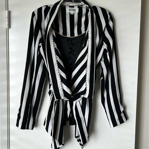 VETIVER 🖤🤍 Black and white striped jacket blazer, size 4